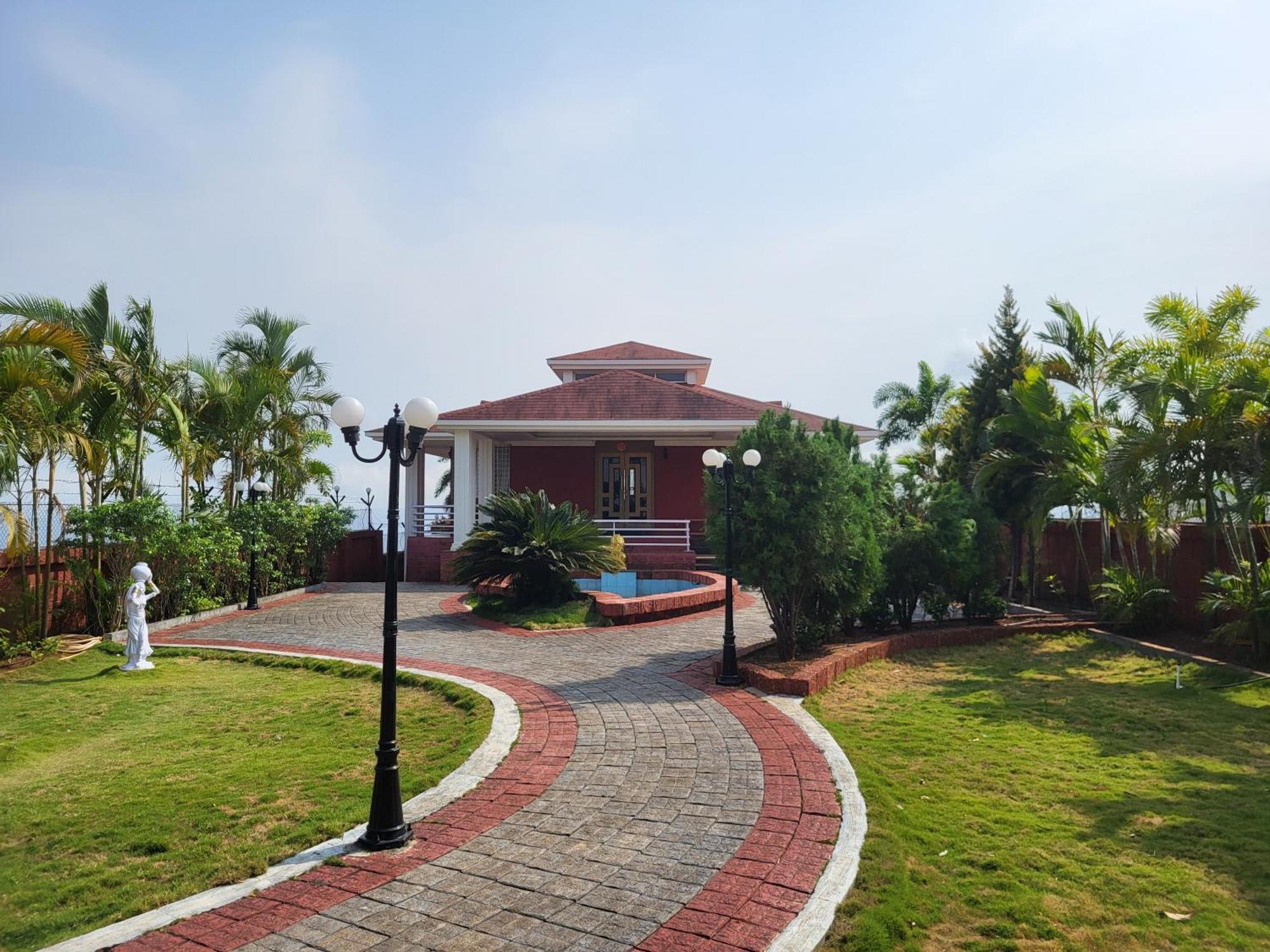 Paras Holiday Home ساتارا المظهر الخارجي الصورة