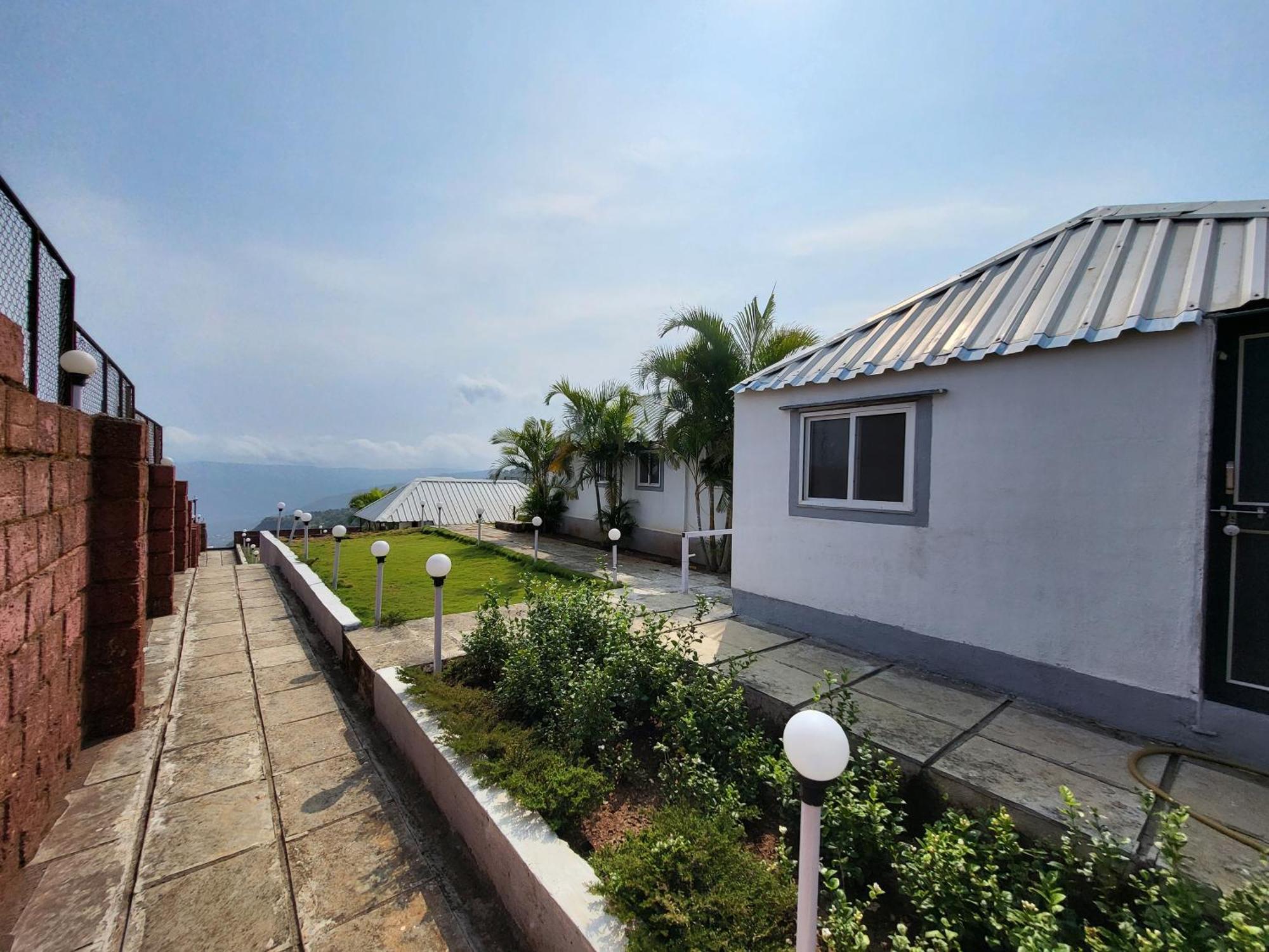 Paras Holiday Home ساتارا المظهر الخارجي الصورة