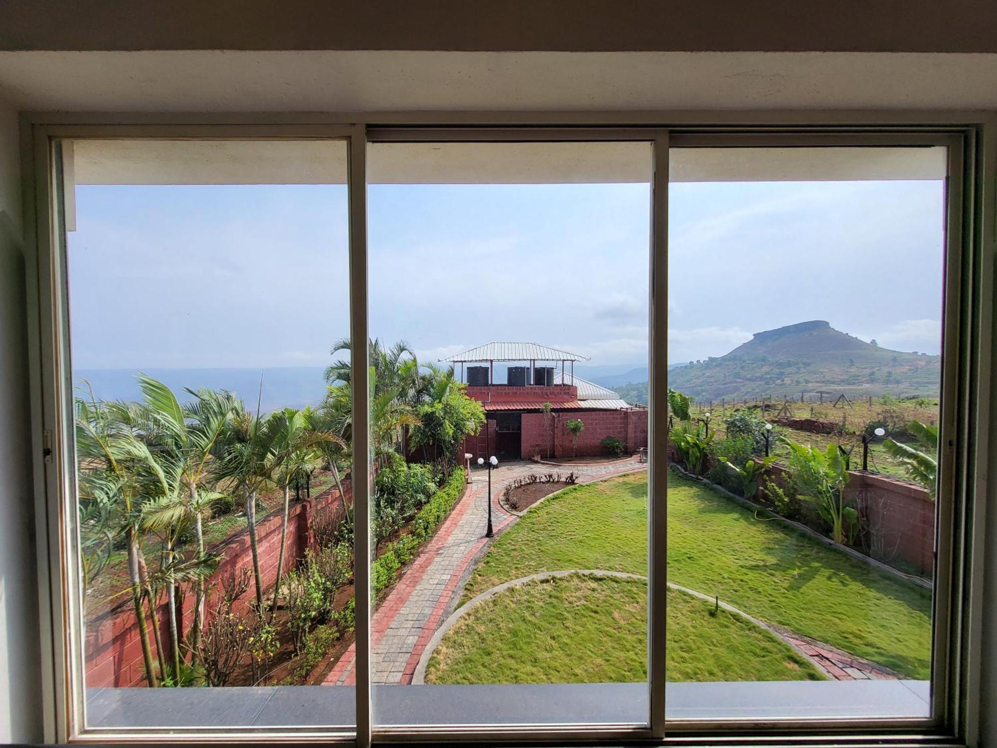 Paras Holiday Home ساتارا المظهر الخارجي الصورة