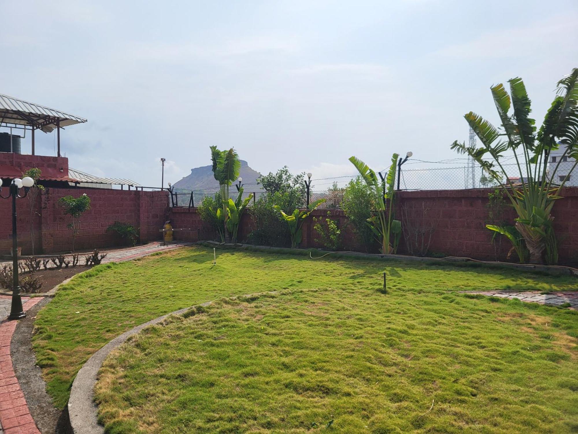 Paras Holiday Home ساتارا المظهر الخارجي الصورة