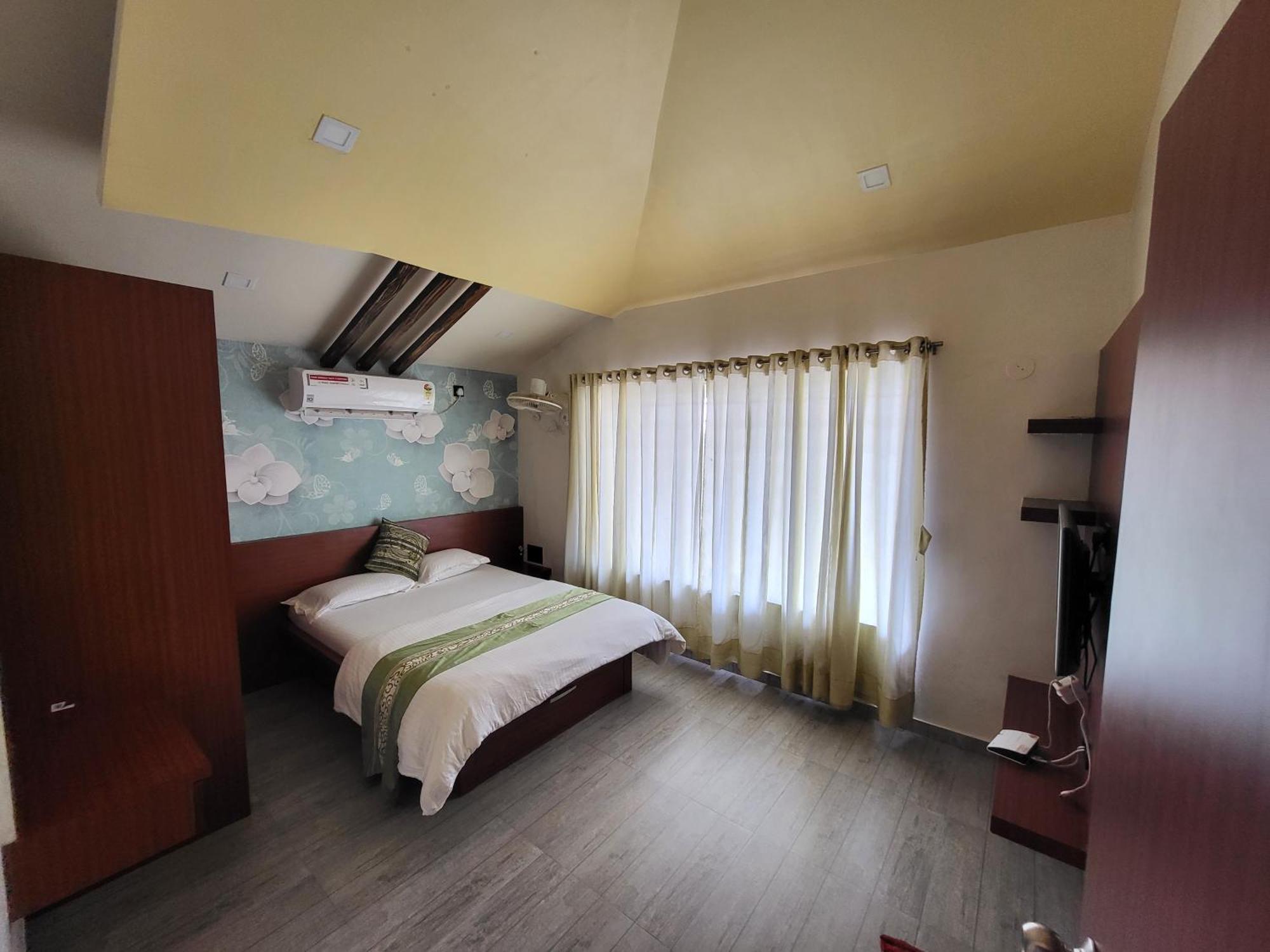 Paras Holiday Home ساتارا المظهر الخارجي الصورة